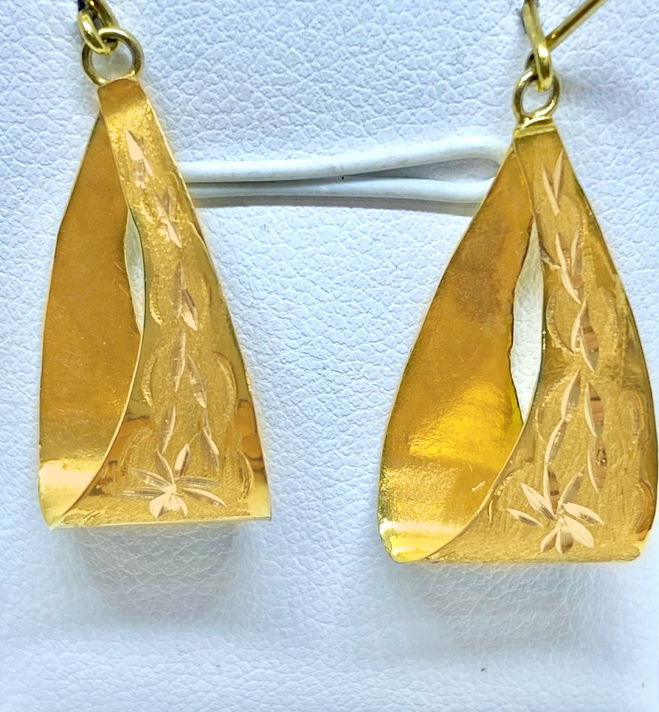 Gold Hanging Earring